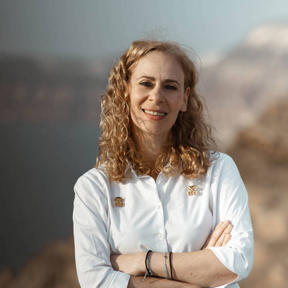 Grand Ambassador Santorini Hotel Consierge 2